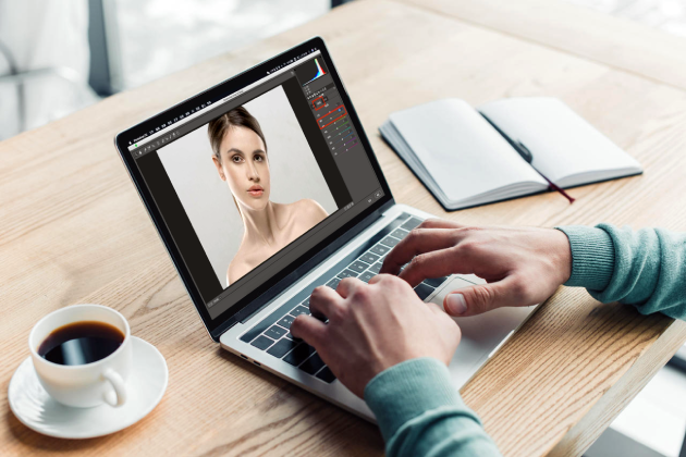 Photoshop(PS軟件)怎么去除圖片素材上的水印文字？